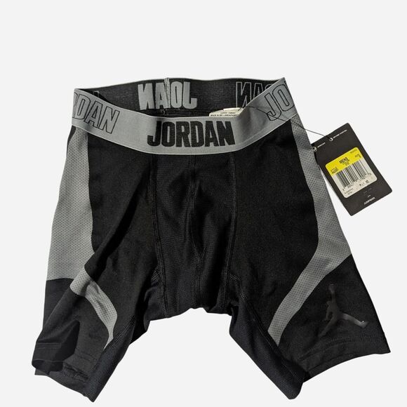 Nike Air Jordan Men's Small Compression Training Shorts NWT - Picture 1 of 3